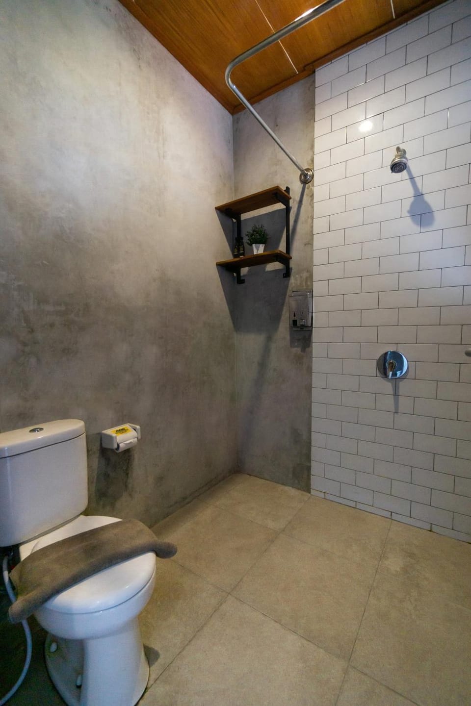 Shower, Toilet