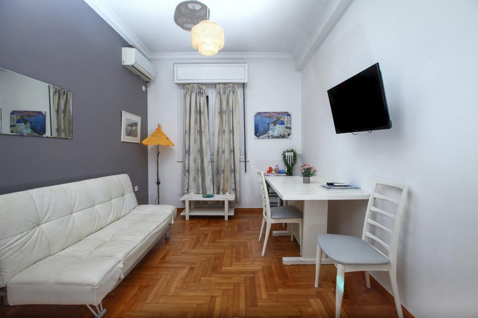 Cozy apartment in the best area in Athens center near metro station and hospitals Apartment in Athens