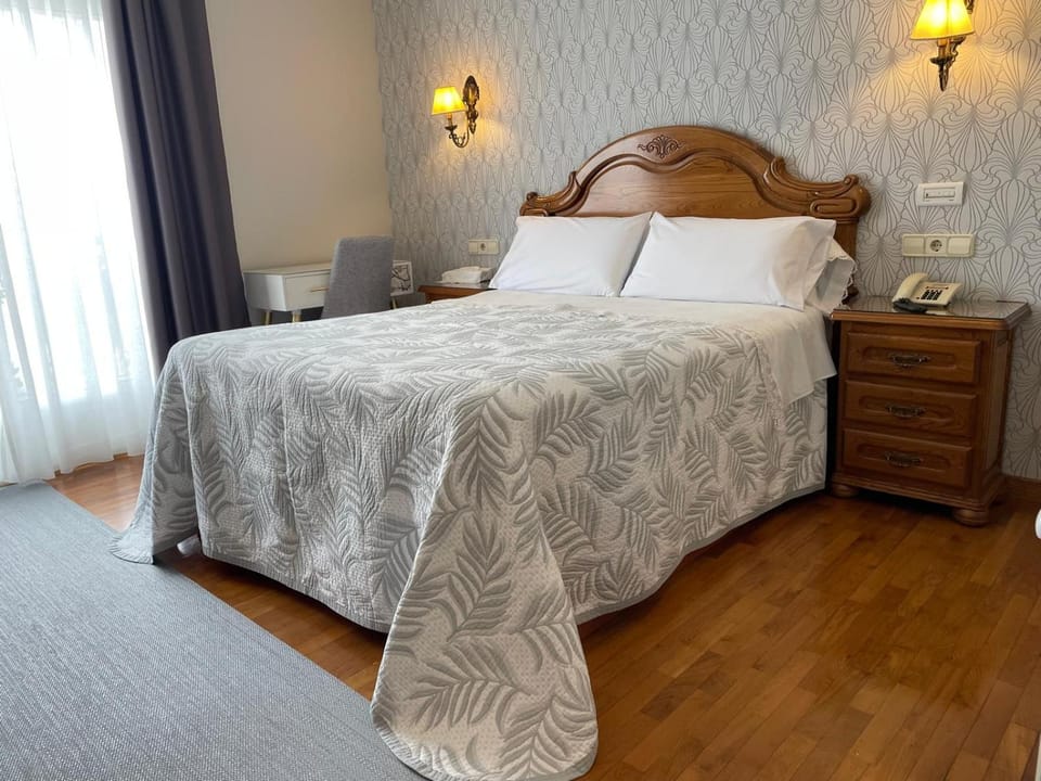 Bed, Photo of the whole room