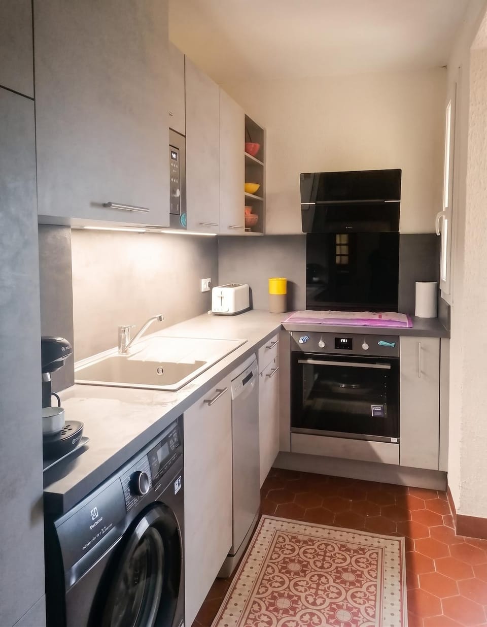 Kitchen or kitchenette