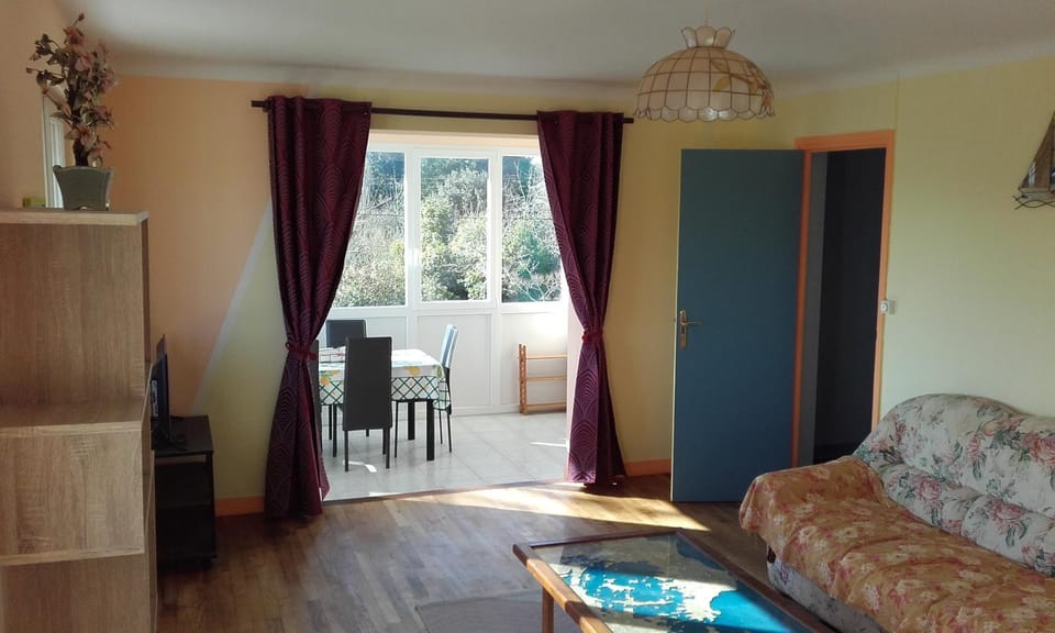 Au calme, les pieds dans l'eau, 106 Route de la Pointe de Ruault 56370 SARZEAU Apartment in Brittany