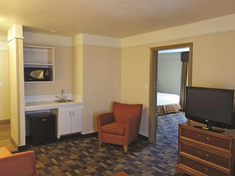 Photo of the whole room, On site