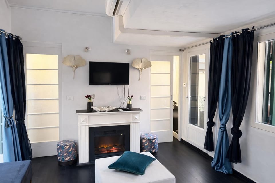 Entire Loft in Via Margutta 2BR -2BA Private steam bath Inside The loft Apartment in Rome