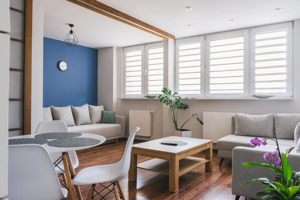Communal lounge/ TV room, Game Room, Living room, Seating area, Dining area