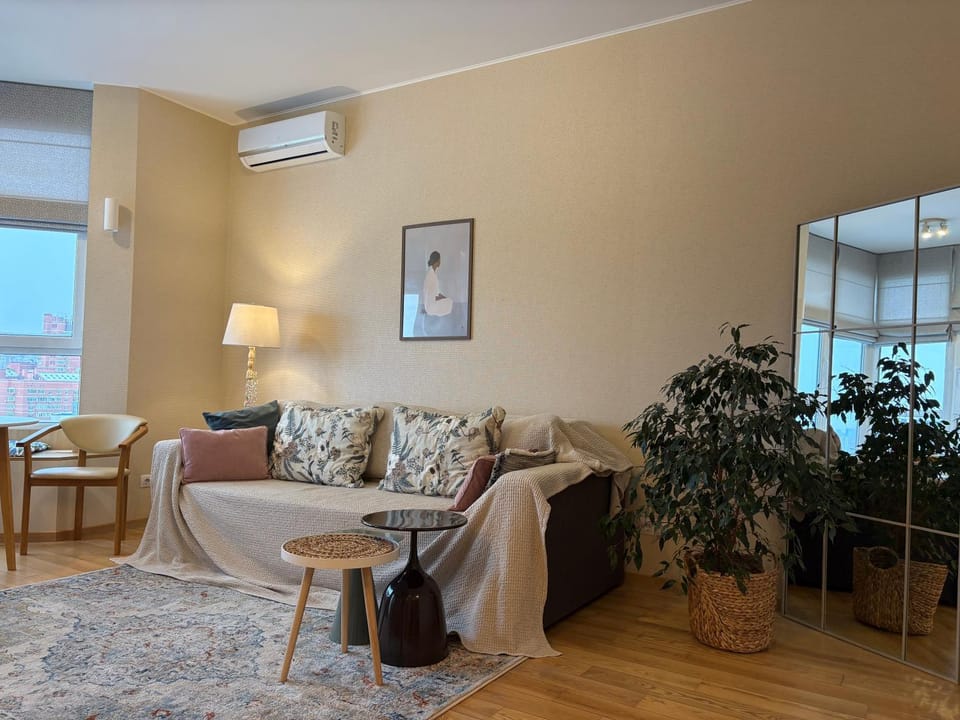 Comfortable Apartments French Quarter Акумулятори Світло Інтернет завжди Apartment in Kiev City - Kyiv