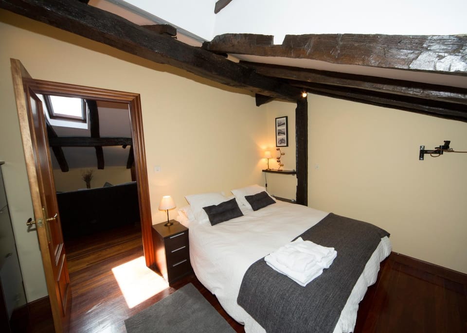 Saioa`s red house Apartment in Lekeitio