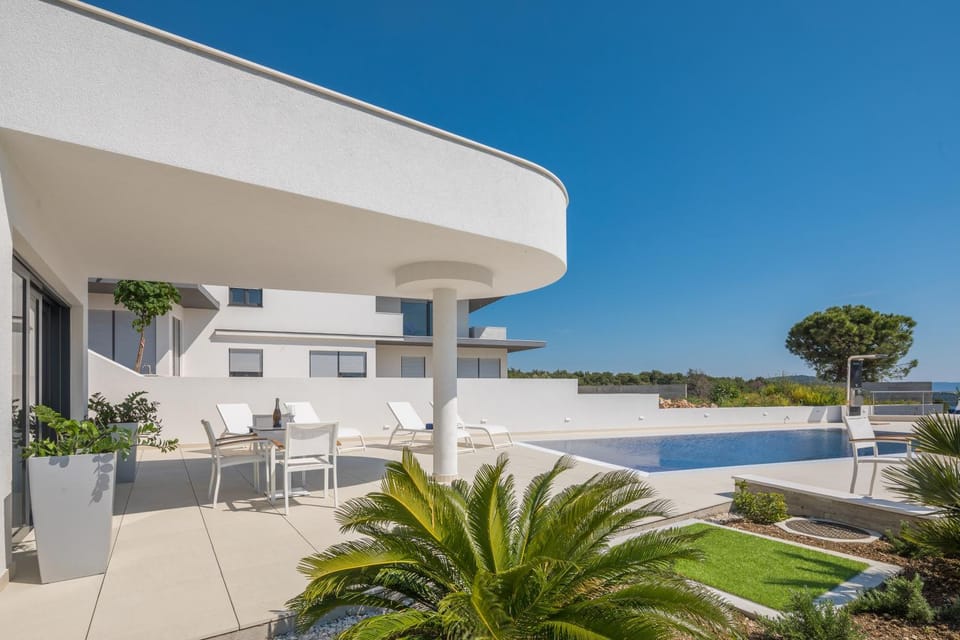 Pool view, Swimming pool
