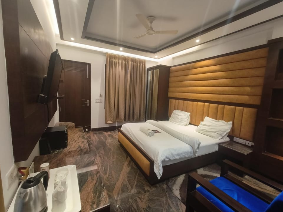 JJK Rukmini Vilas Hotel & Banquet Hotel in India