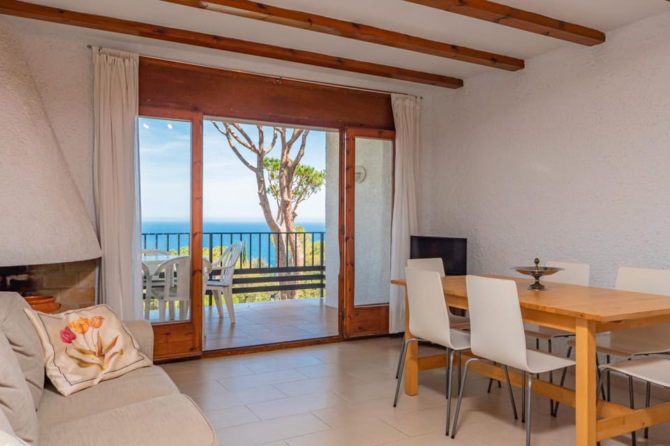 E-2 CALELLA DE PALAFRUGELL 8 PAX Apartment in Calella de Palafrugell