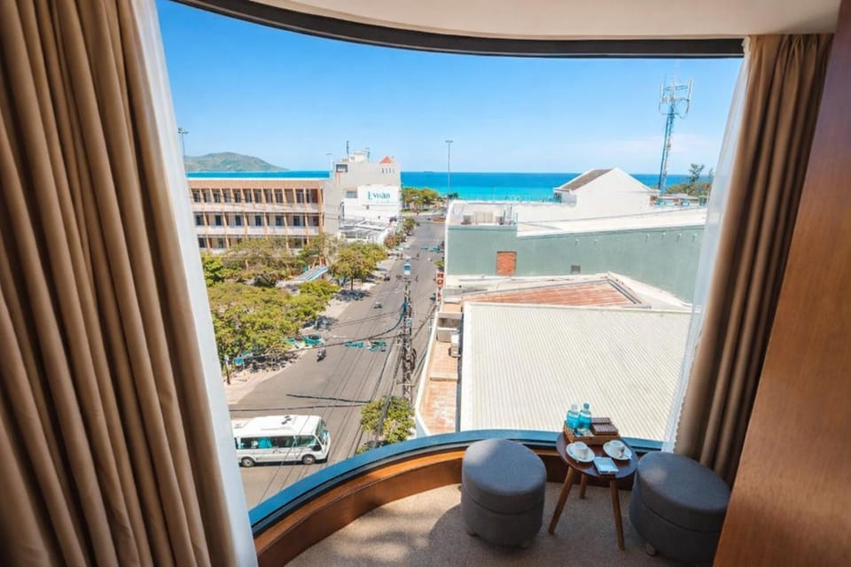 Property building, Day, City view, Sea view