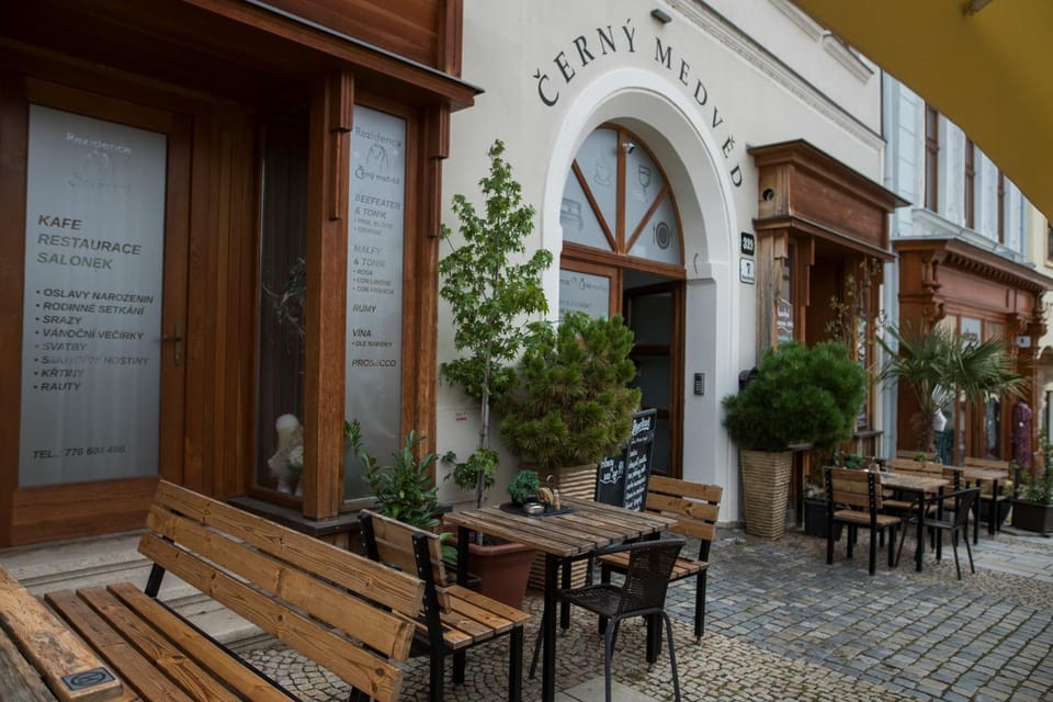 Restaurant/places to eat