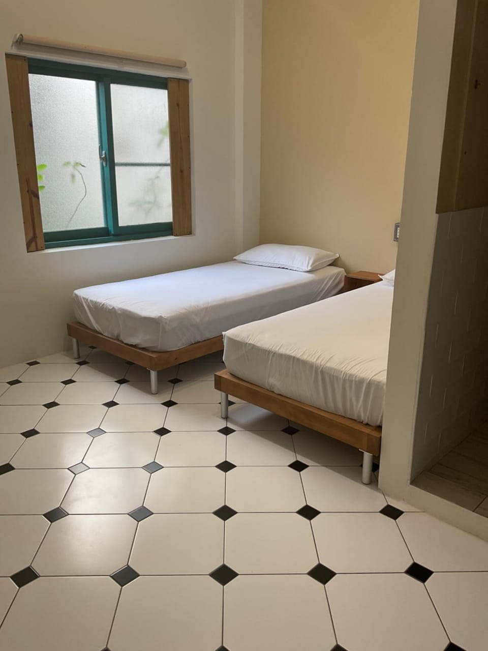 H. 1967 Bed and Breakfast in Fujian