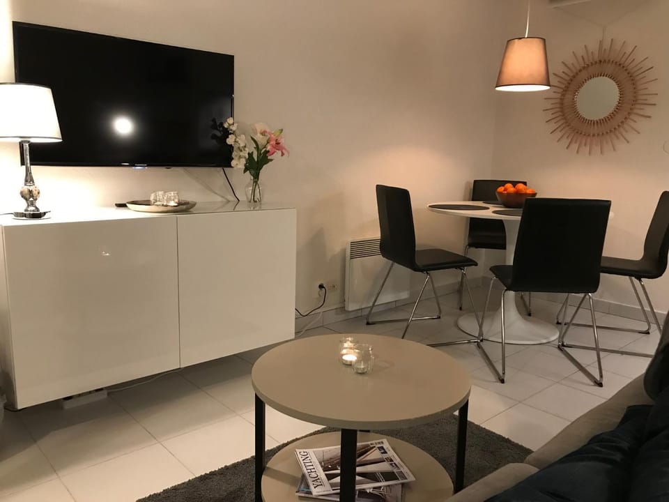 Communal lounge/ TV room, Seating area