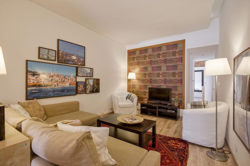 TV and multimedia, Living room, Decorative detail, Dining area