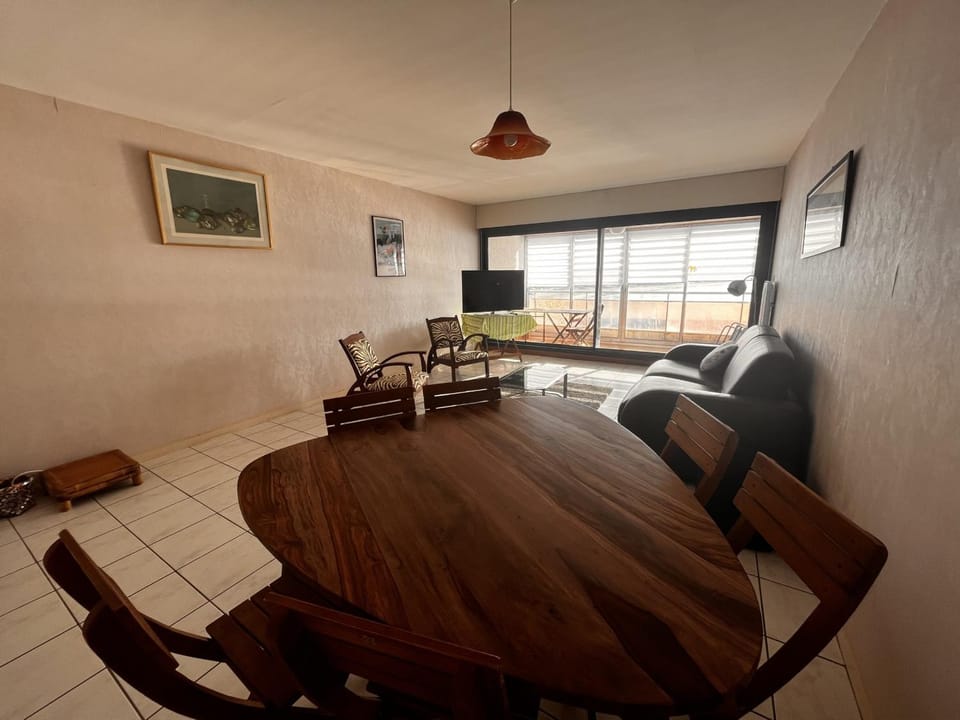 Appartement avec vue sur le chenal, garage et wifi - FR-1-197-139 Apartment in Les Sables-d'Olonne