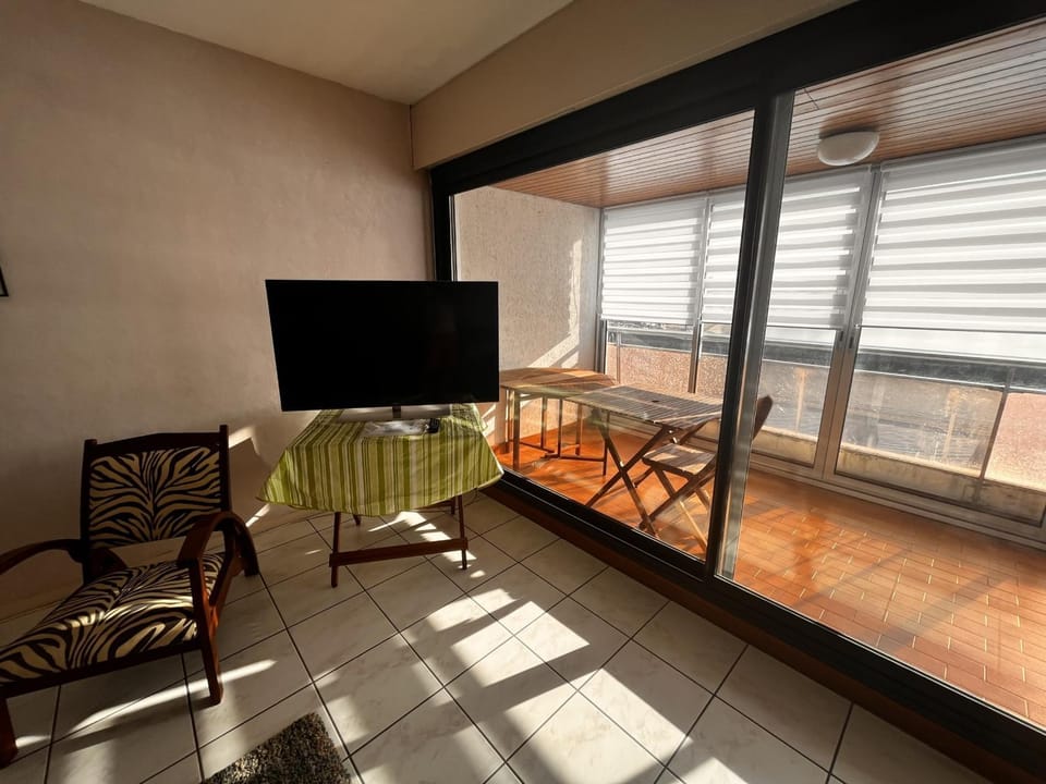 Appartement avec vue sur le chenal, garage et wifi - FR-1-197-139 Apartment in Les Sables-d'Olonne
