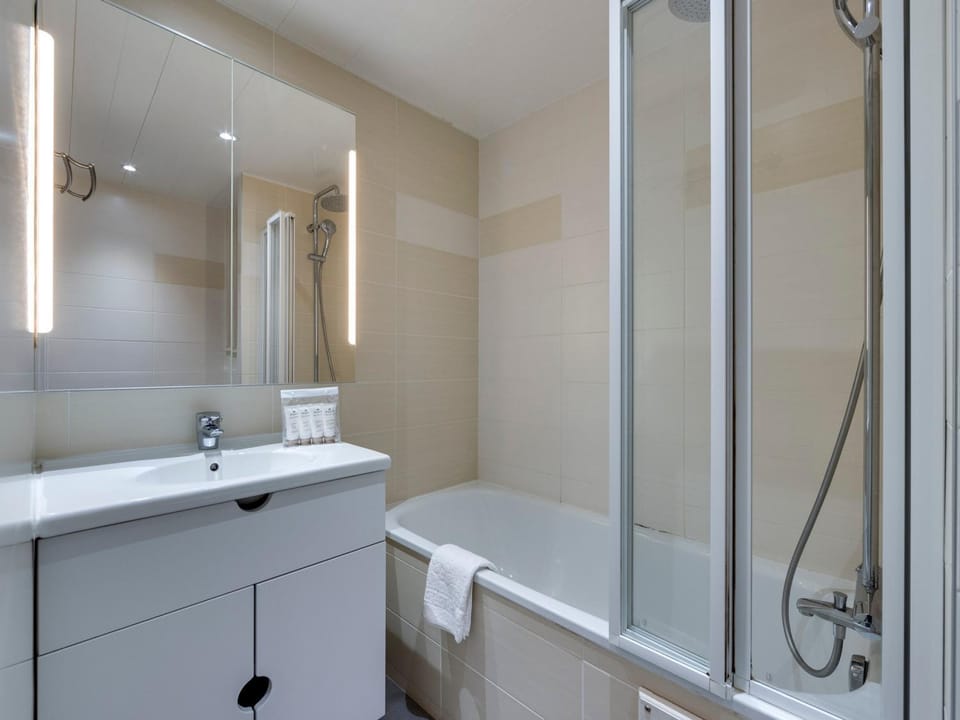 Tignes Val Claret: Appartement 2 pièces, 4 pers, Rénové et Proche Pistes - FR-1-889-18 Apartment in Tignes