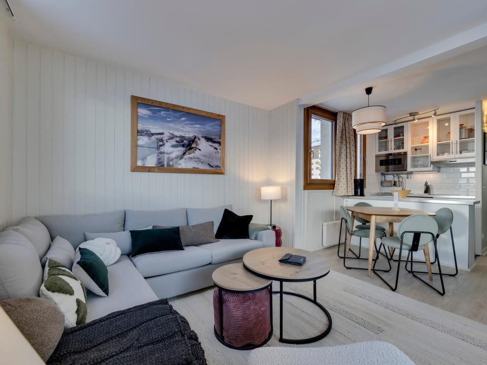 Tignes Val Claret: Appartement 2 pièces, 4 pers, Rénové et Proche Pistes - FR-1-889-18 Apartment in Tignes