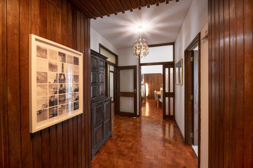 FLH Porto Spacious Apartment with Balcony Apartment in Porto