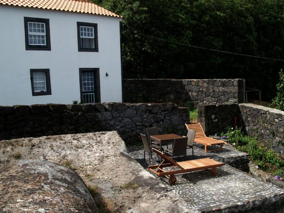 Spring, Off site, Day, Natural landscape, Area and facilities