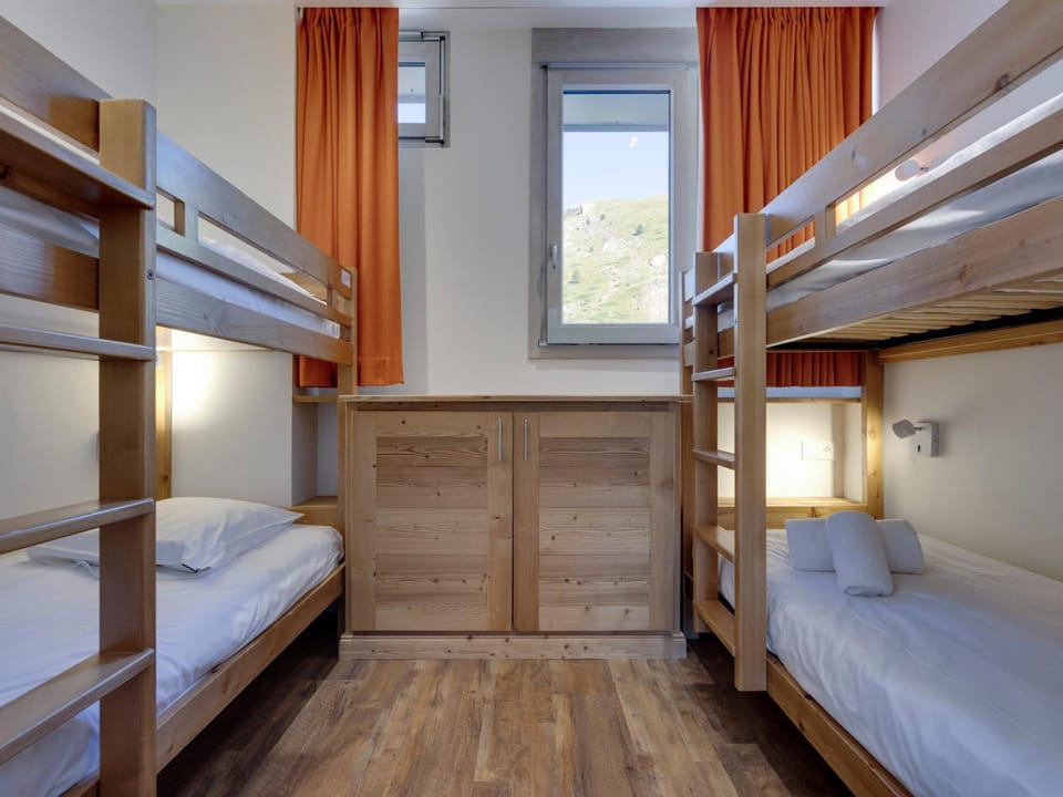 Tignes Val Claret Duplex 3 Chambres, Skis Aux Pieds, Parking Privé - FR-1-889-22 Apartment in Tignes