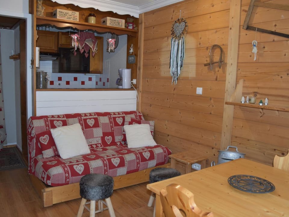 Confortable 2 pièces avec terrasse - Piscine chauffée - FR-1-464-143 Apartment in Pralognan-la-Vanoise