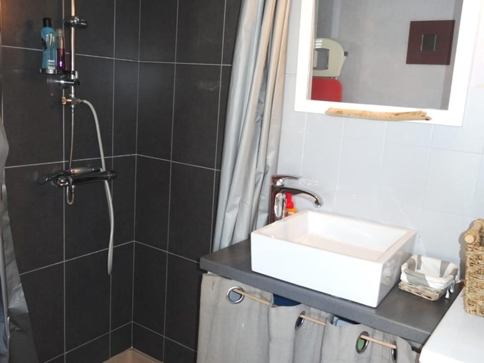 Maisonnette proche plage avec parking, 4 personnes - FR-1-476-105 House in La Faute-sur-Mer