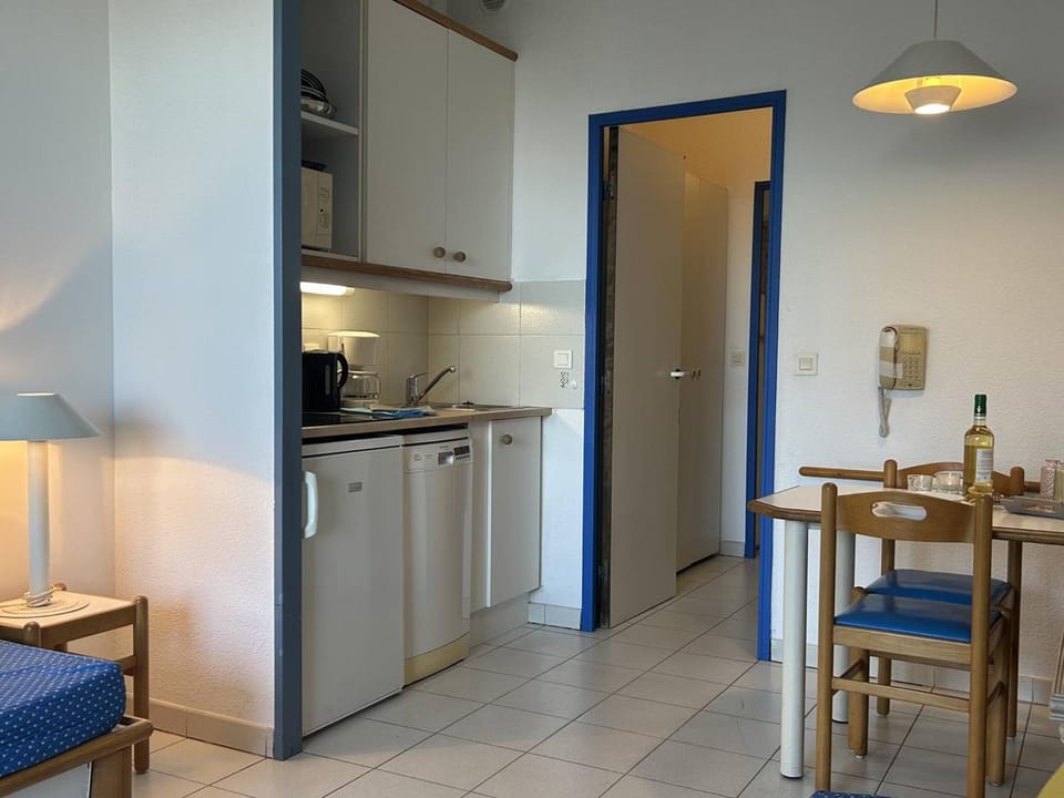 Studio à Villeneuve-Loubet Plage avec Parking Privé, 2/4 Couchages - FR-1-252A-6 Apartment in Villeneuve-Loubet