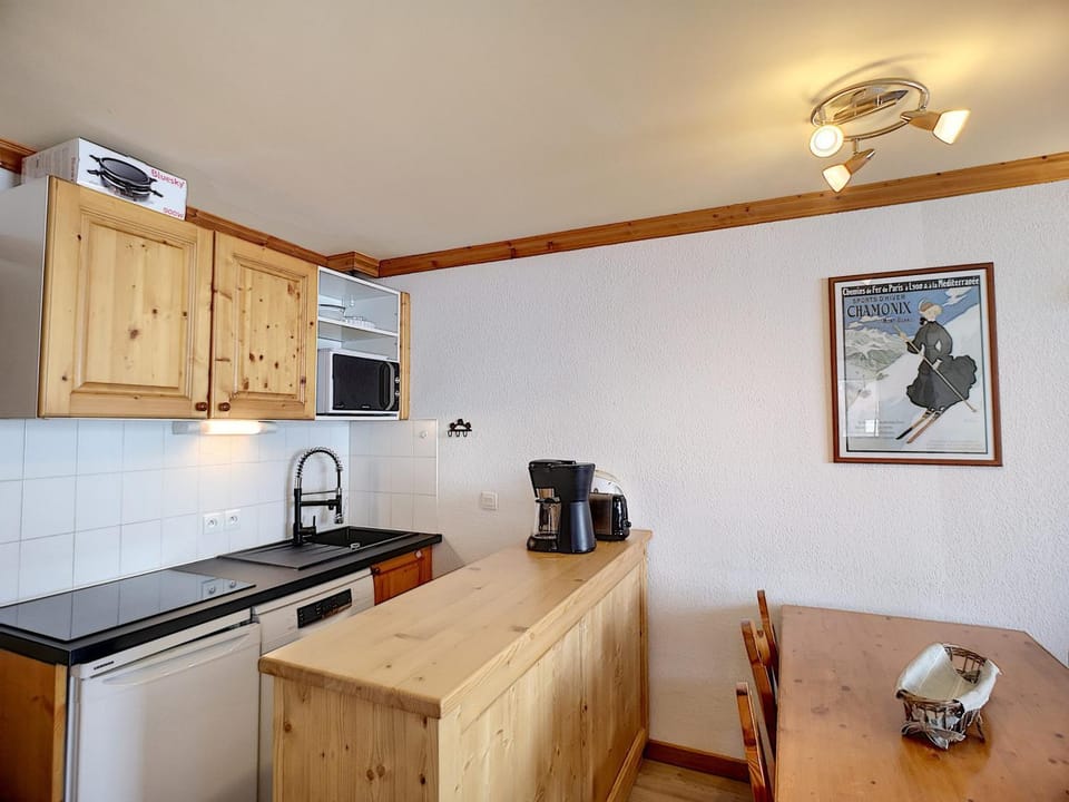 Les Menuires: Appt Confort 3 Pièces 6 Pers, Balcon, Accès Pistes, Wifi - FR-1-178-319 Apartment in Les Allues