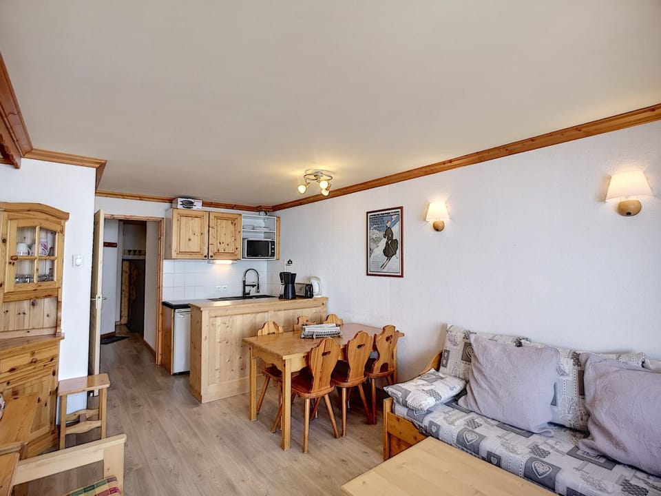 Les Menuires: Appt Confort 3 Pièces 6 Pers, Balcon, Accès Pistes, Wifi - FR-1-178-319 Apartment in Les Allues