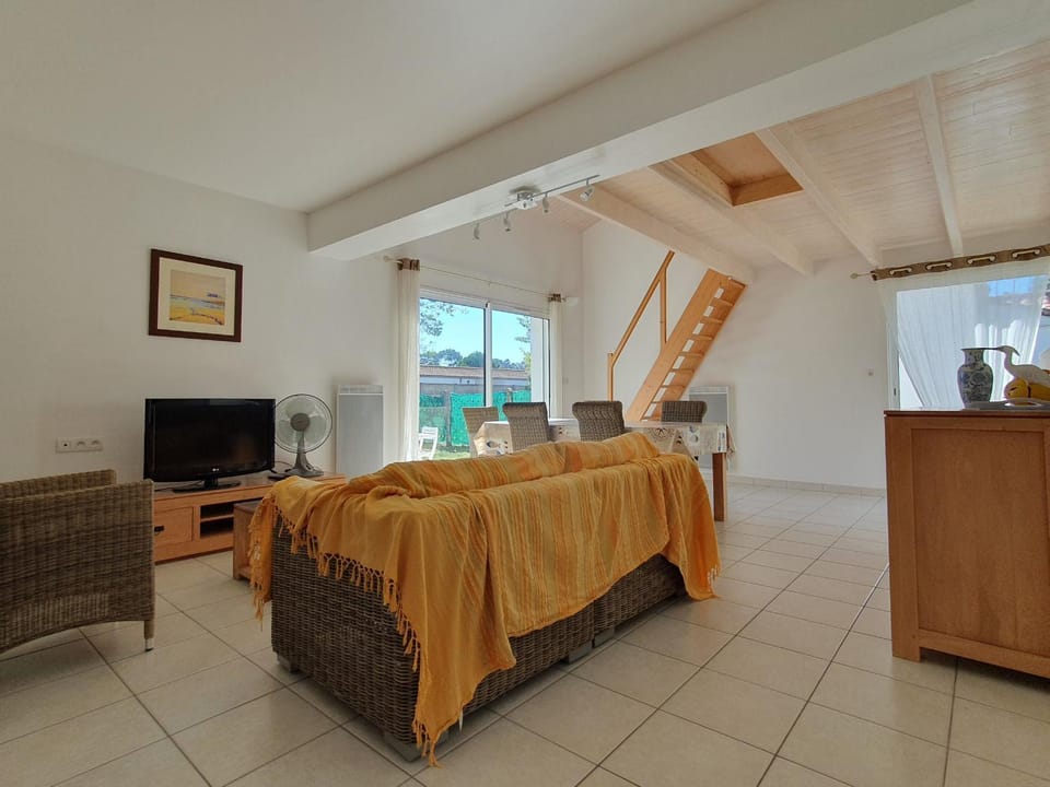 Villa spacieuse proche plage, 5 pers, jardin privatif - FR-1-476-110 House in La Faute-sur-Mer