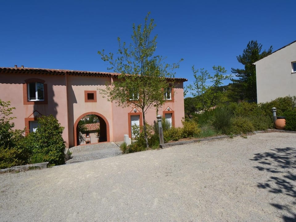 Maison 6 pers. avec Terrasse Privée, 3 Pièces en Duplex – Wifi & Animaux Admis - FR-1-382-119 House in Grospierres
