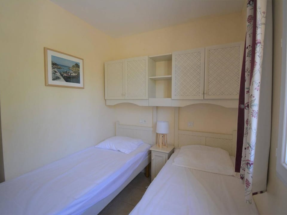 Maison 6 pers. avec Terrasse Privée, 3 Pièces en Duplex – Wifi & Animaux Admis - FR-1-382-119 House in Grospierres