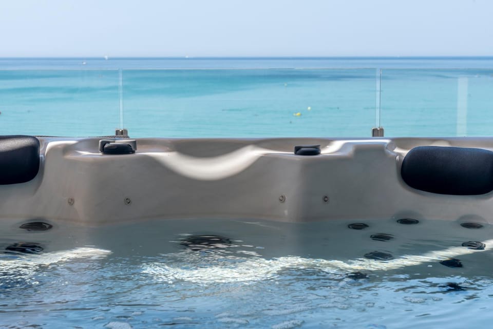 Hot Tub, Balcony/Terrace, Sea view