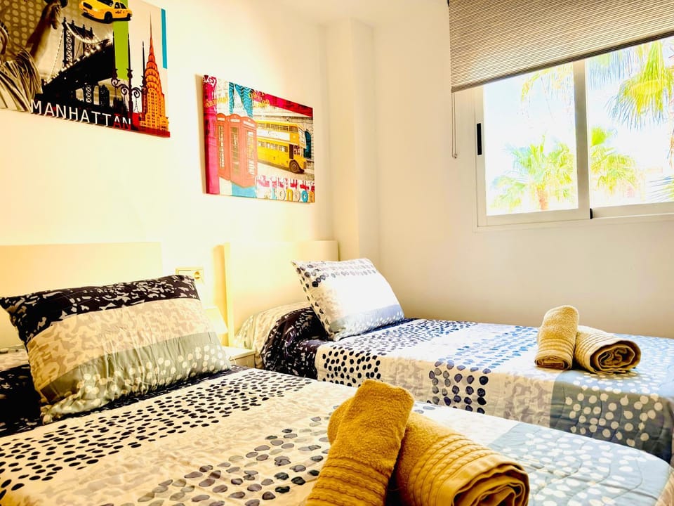 .Apartamento 1a linea de playa + piscina + parking DAIMUS Apartment in Daimús