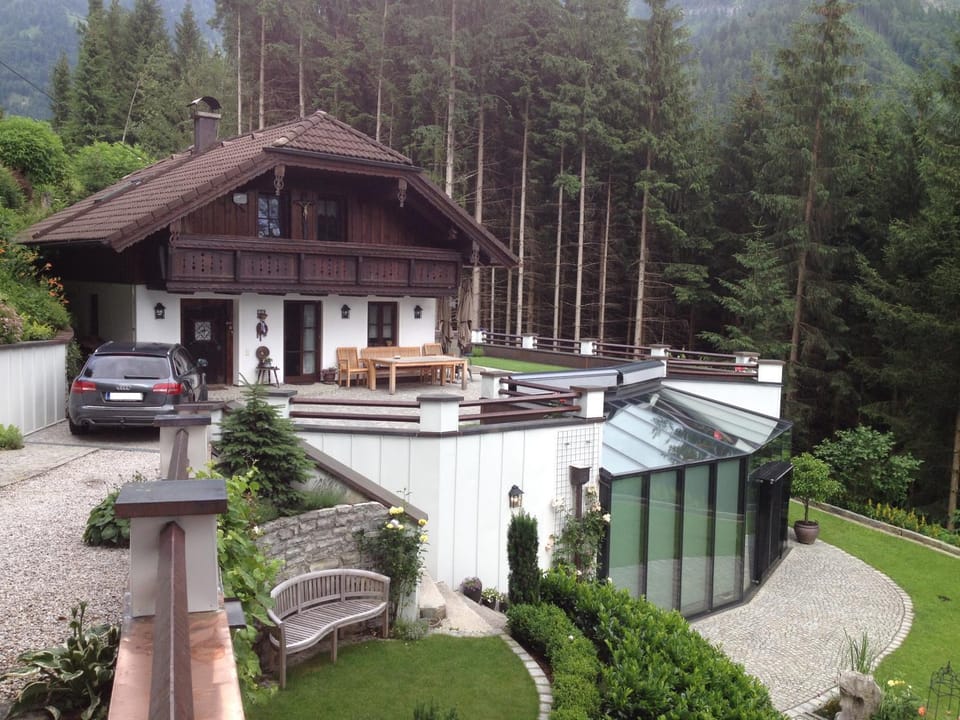 Facade/entrance, Summer, Garden, Balcony/Terrace, Garden view, Mountain view