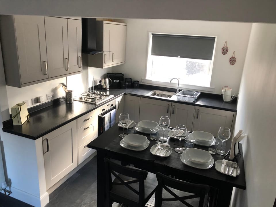 L&H APARTMENTS Apartment in Inverness