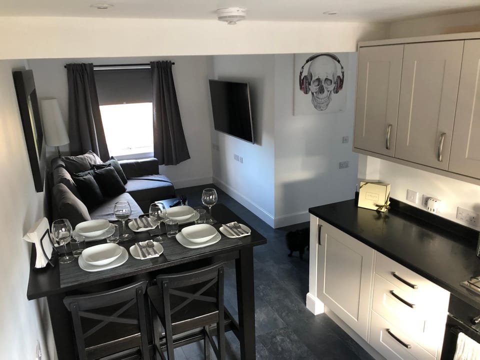 L&H APARTMENTS Apartment in Inverness