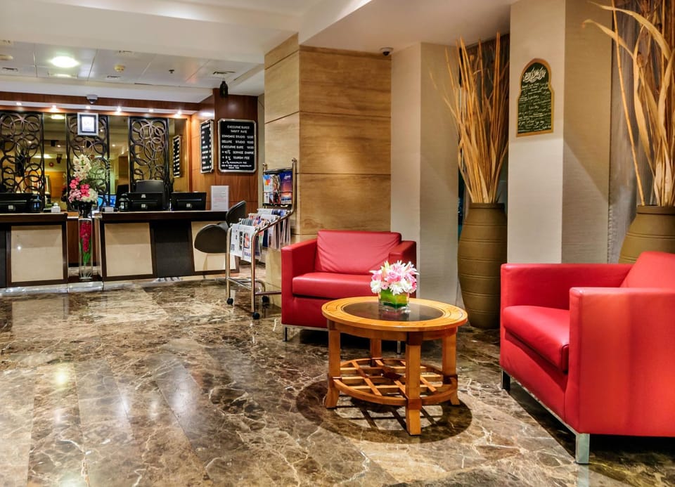 Facade/entrance, View (from property/room), Lobby or reception, Guests