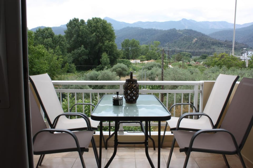 Balcony/Terrace, Mountain view