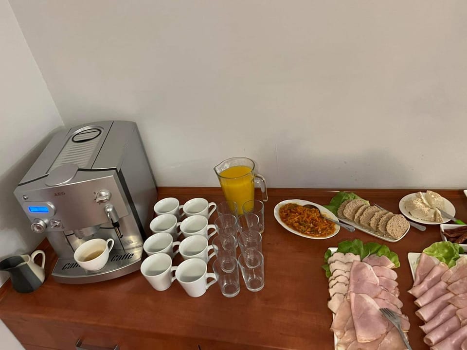 Breakfast, Buffet breakfast