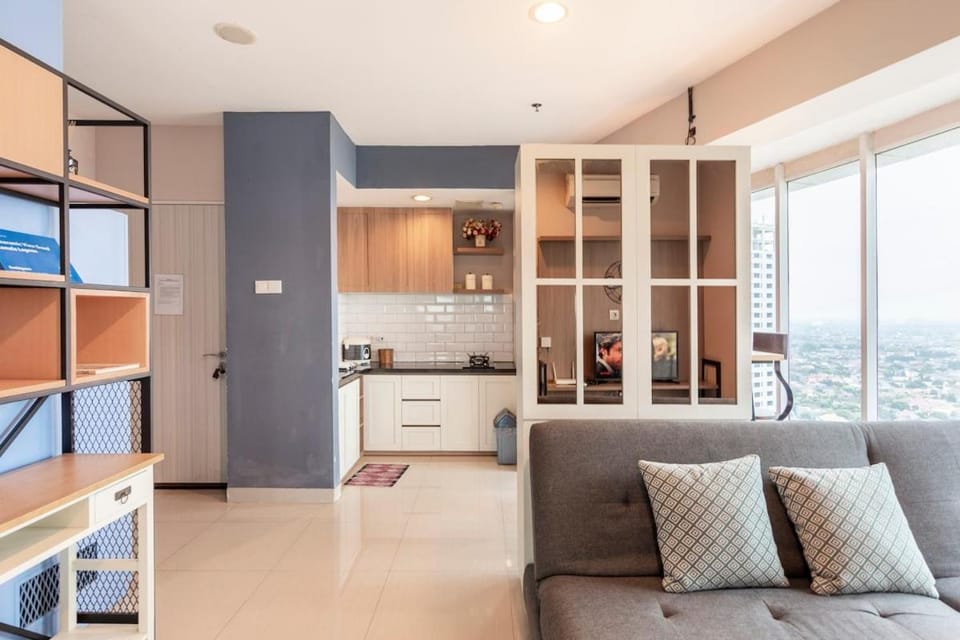 Kitchen or kitchenette, Living room, Seating area