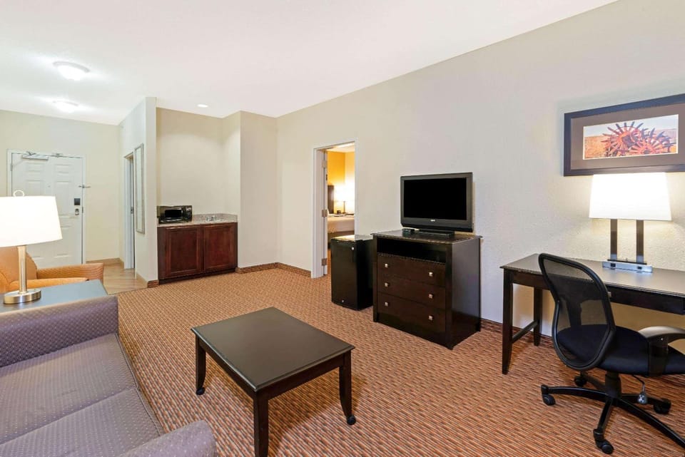 Photo of the whole room, On site