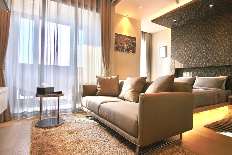 Luxurious & Romantic in the Heart of BKK#H MRT/BTS! Apartment in Bangkok