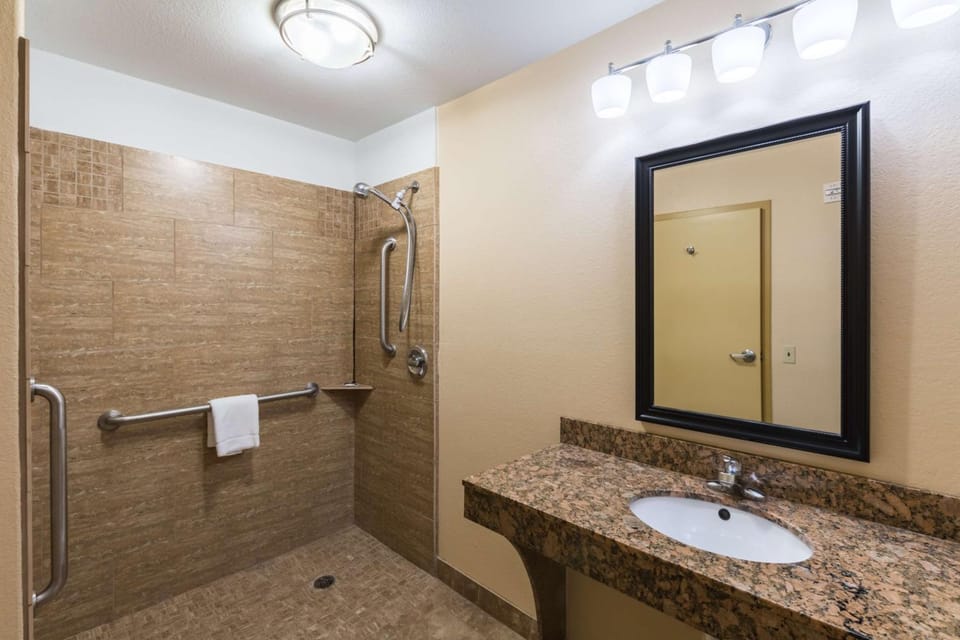 Shower, Bathroom, Photo of the whole room, On site, ADAM