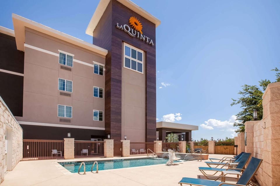 On site, Pool view, Swimming pool, Swimming pool