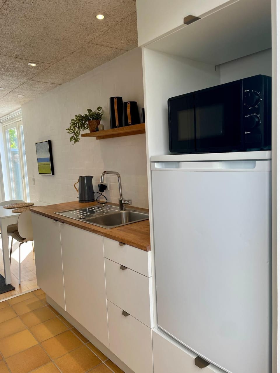 Kitchen or kitchenette