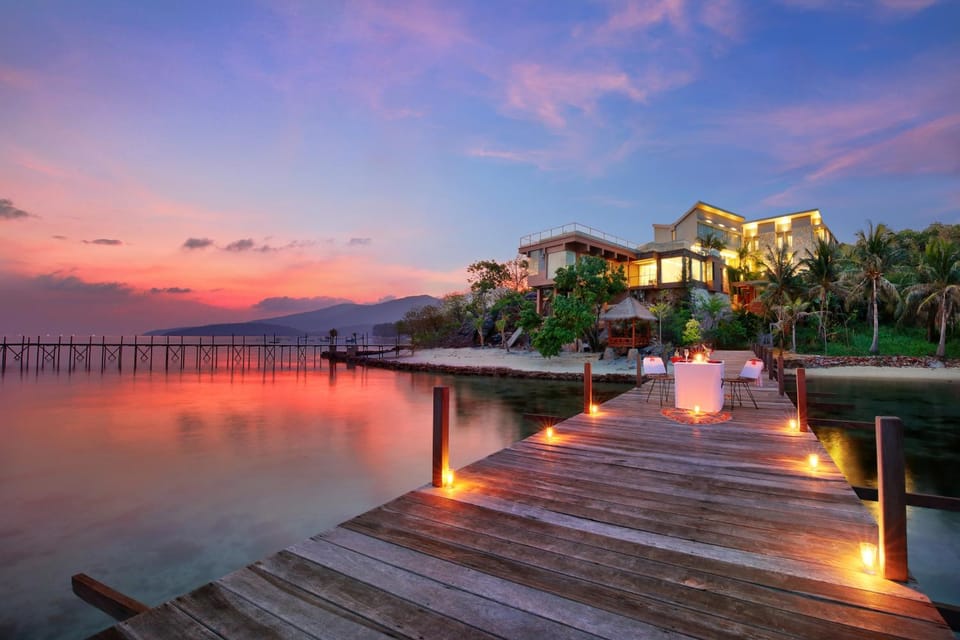 Neighbourhood, Natural landscape, Beach, Sunset