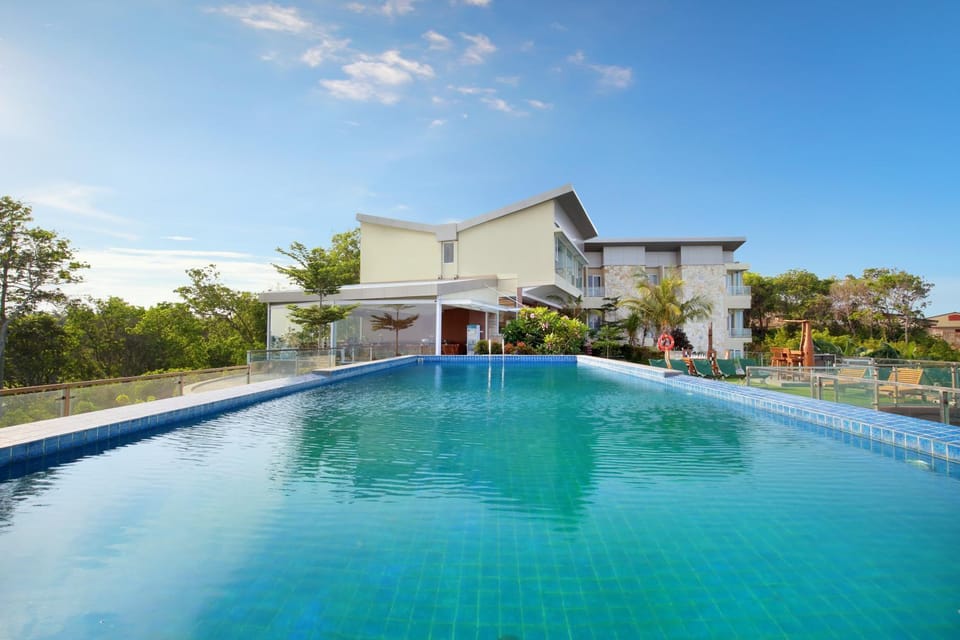 Swimming pool