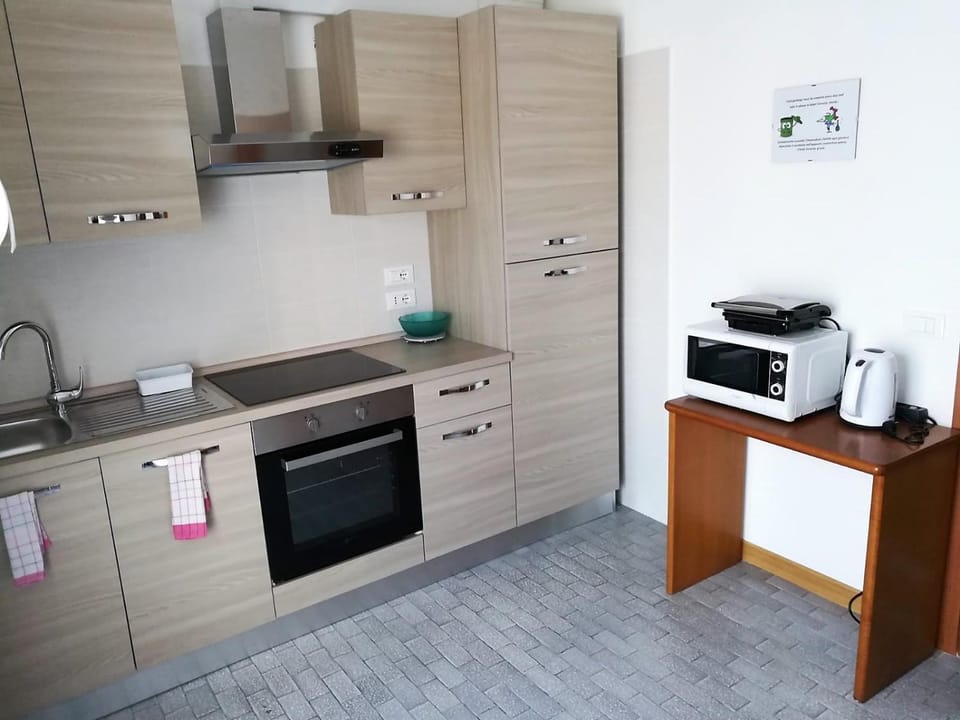 Coffee/tea facilities, Kitchen or kitchenette